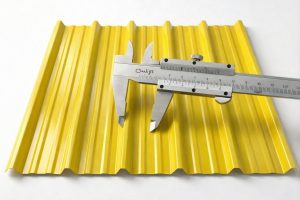 سقف یو پی وی سی؛ راهکار مهندسیِ سبک، بادوام و زیبا برای پروژه‌های نمای ساختمان